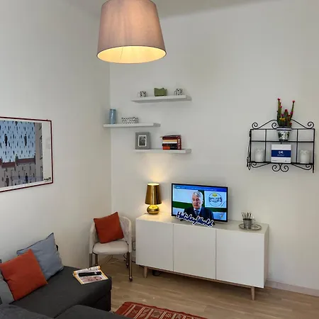 Lotti's House By World דירה