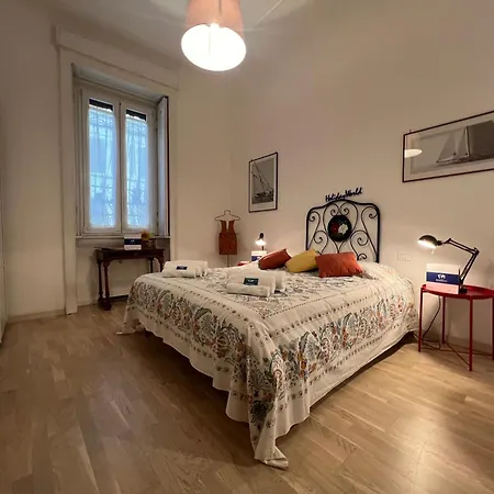 Lotti's House By World דירה